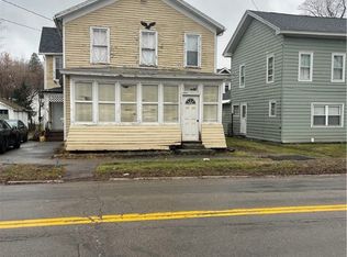 69 Phelps St, Lyons, NY 14489