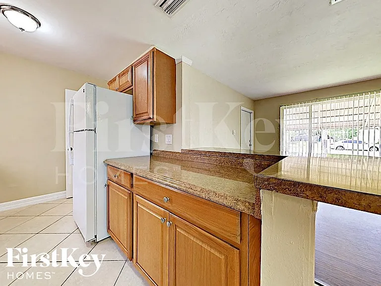 22162 Belinda Ave — Photo 5