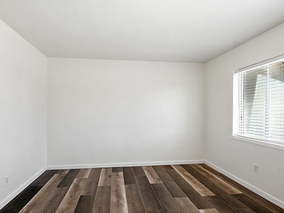 5th image of 3105 B St #3107-B