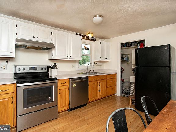 3rd image of 22264 Nomoni St