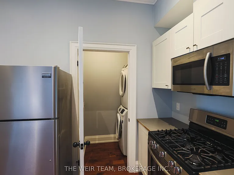672 Broadview Ave #MAIN — Photo 9