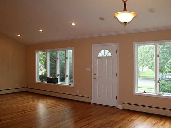 2nd image of 229 N Kentucky Ave
