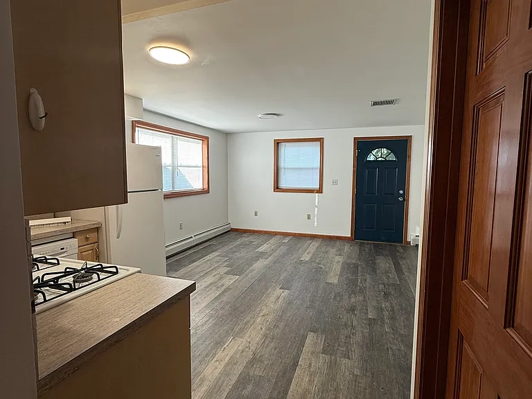 Daniel Rd — Photo 10