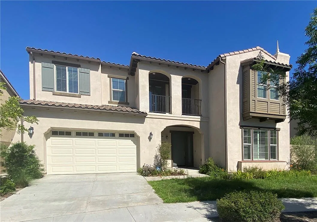 4 bed, 4.5 bath, 3607 sqft, $7,500 — Photo 1