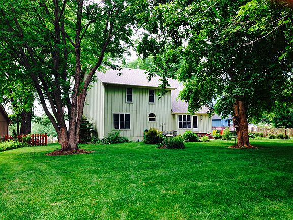 4th image of 1208 NW Oak Lawn Ct