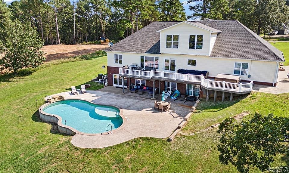 1st image of 544 Painters Ln