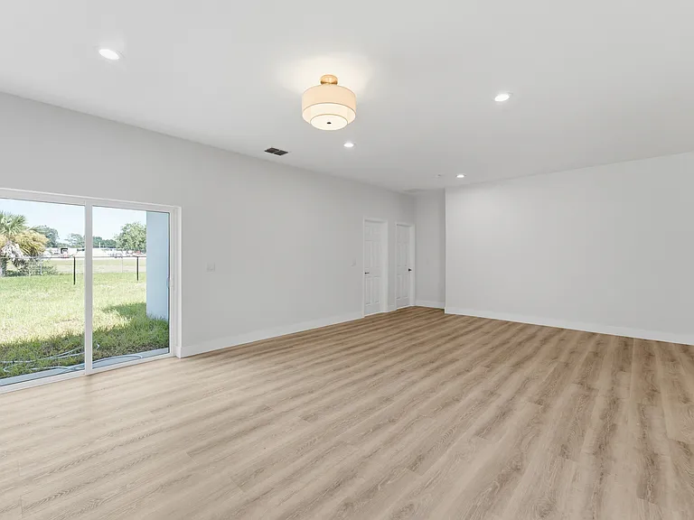 1332 Marshall Dr — Photo 10