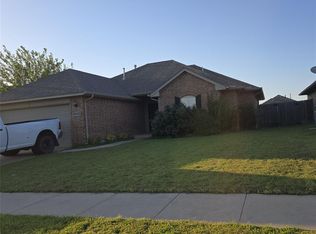 10633 SW 34th Ter, Yukon, OK 73099