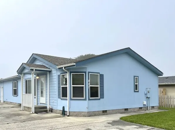 827 10th St SW, Bandon, OR 97411
