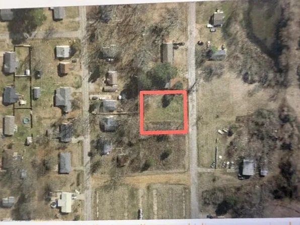 5-7 1st Ave, Houston, MS 38851