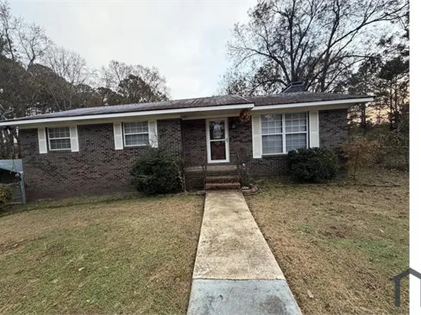 345 Center Ave NW, Graysville, AL 35073