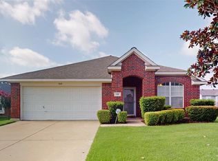 300 Foreston Dr, Roanoke, TX 76262