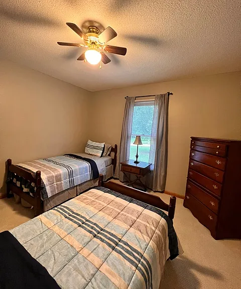 1631 Warwick Ct — Photo 12