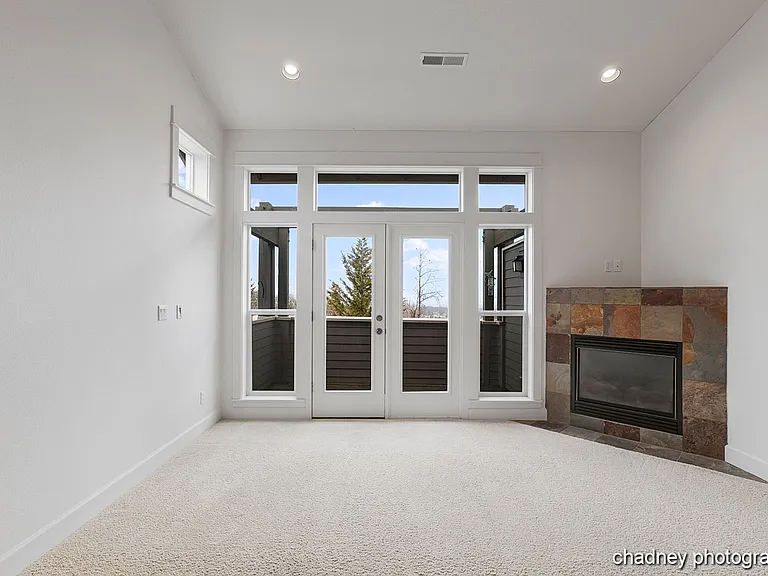 10104 SE Bristol Loop — Photo 8