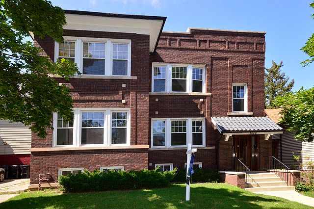 1st image of 2028 W Lunt Ave