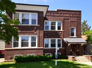 2028 W Lunt Ave, Chicago, IL 60645