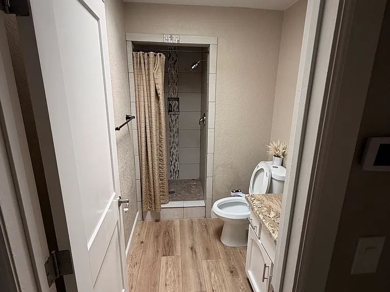Guest Bath 1