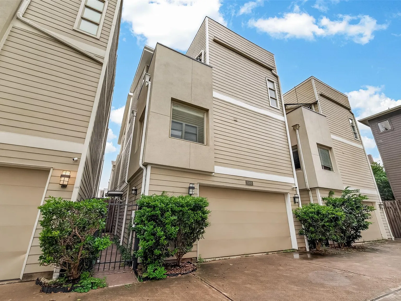 2 bed, 2.5 bath, 1912 sqft, $2,700 — Photo 4