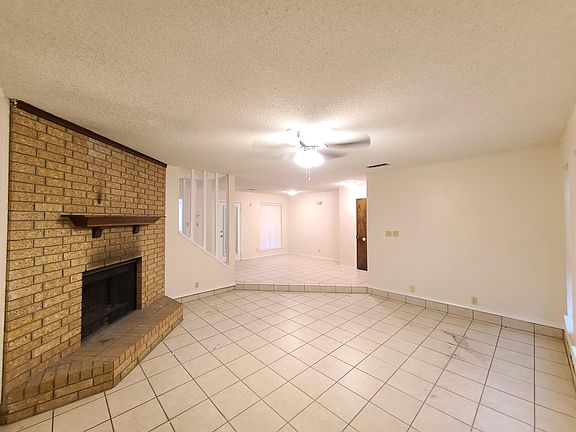 3rd image of 3236 Elma Dr
