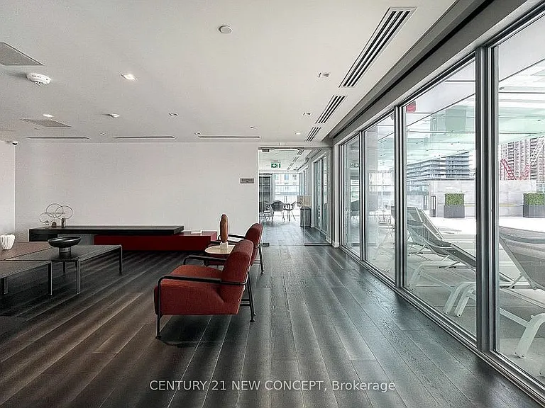 3 Gloucester St #901 — Photo 15