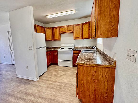 5th image of 606 Chestnut St