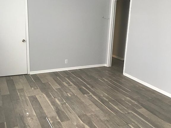 3rd image of 822 N Irvington Ave