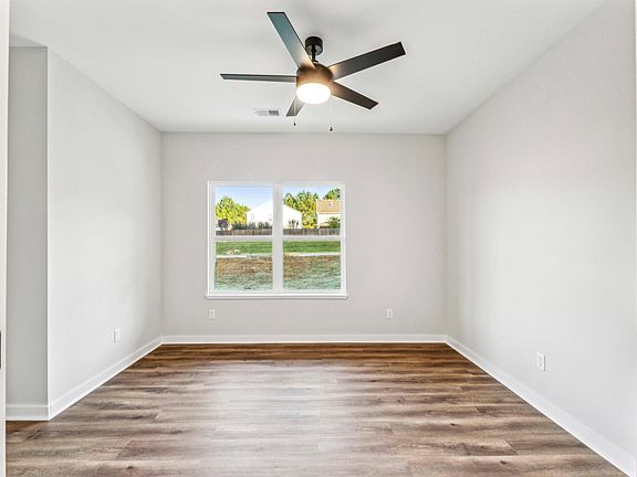 3rd image of 429 Alabama Blvd