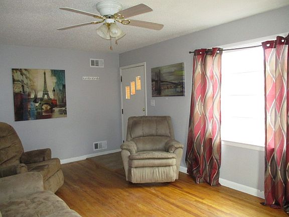 4th image of 2102 Avenue G