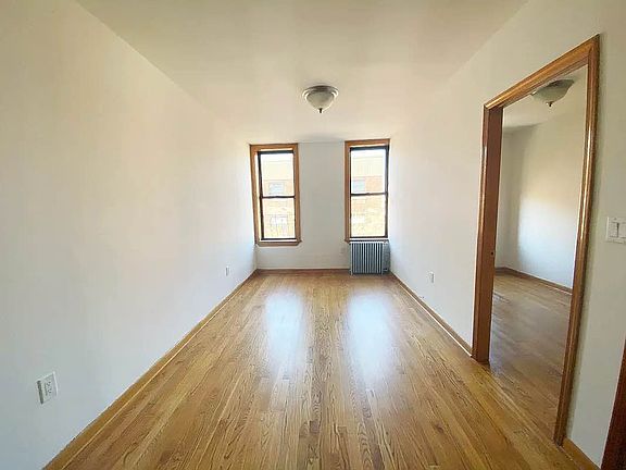 3rd image of 198 Elizabeth St APT 28