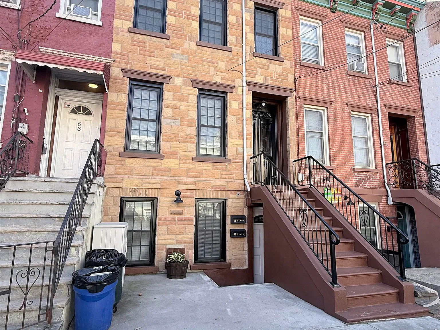 2 bed, 1.5 bath, 1100 sqft, $3,300 — Photo 3