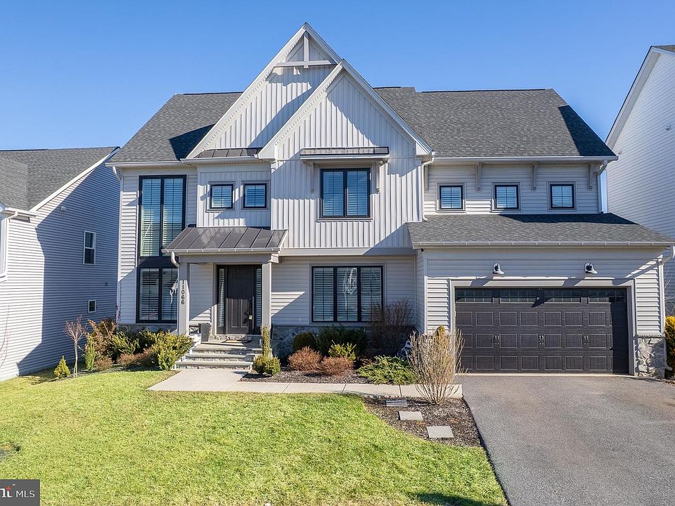 1st image of 11066 Emerald Crown Dr