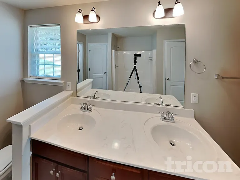 4676 Midstream Crossing Dr — Photo 8