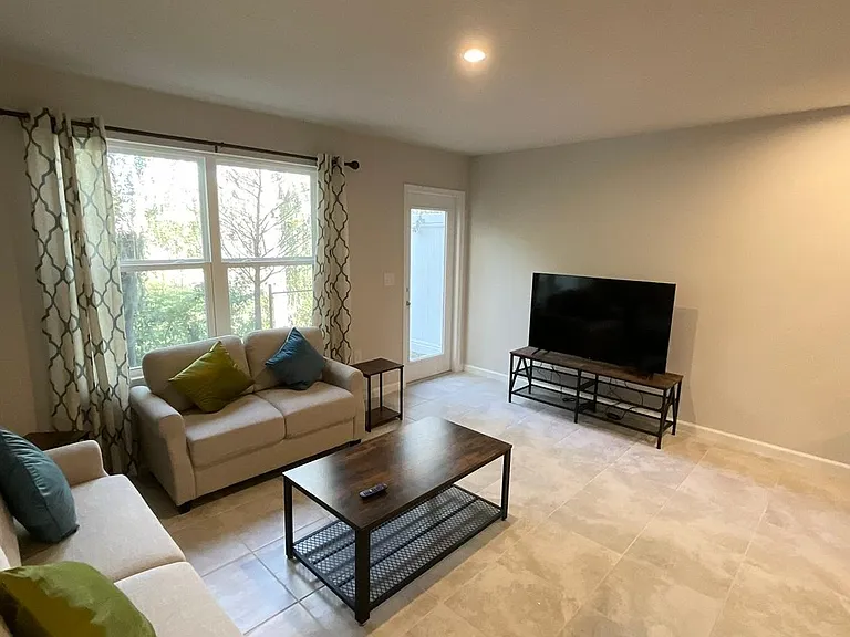 5889 Creekside Crossing Dr — Photo 16