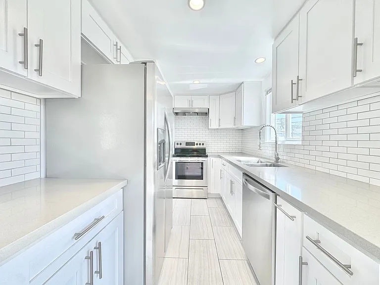 8616 Whitworth Drive — Photo 6