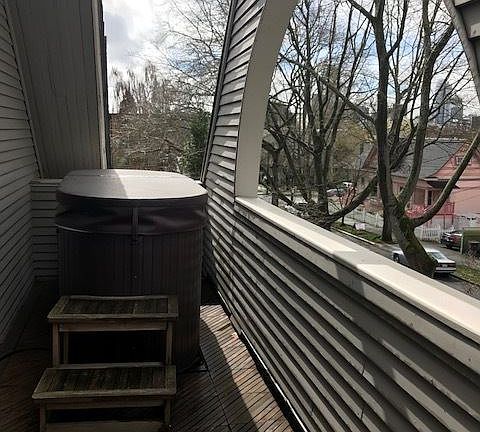 4th image of 522 Federal Ave E #A