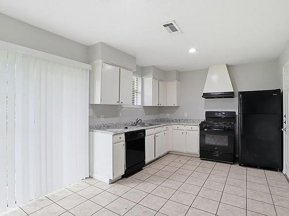 4th image of 3324 Cherry Creek Dr
