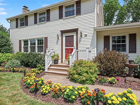 3rd image of 74 Camille Dr