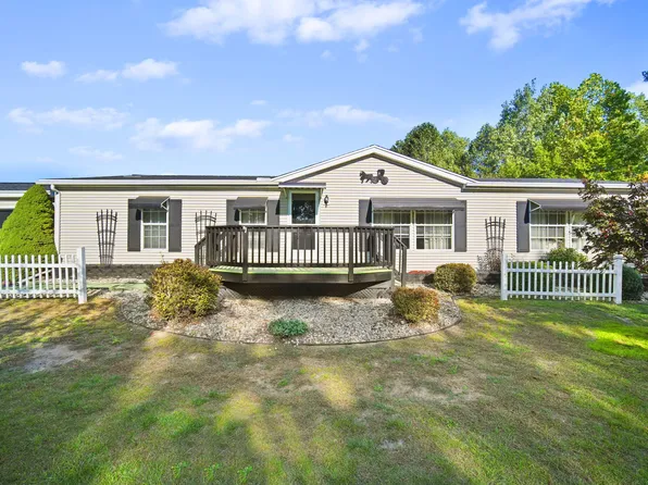 370 Meadow Ln, Brooklyn, MI 49230