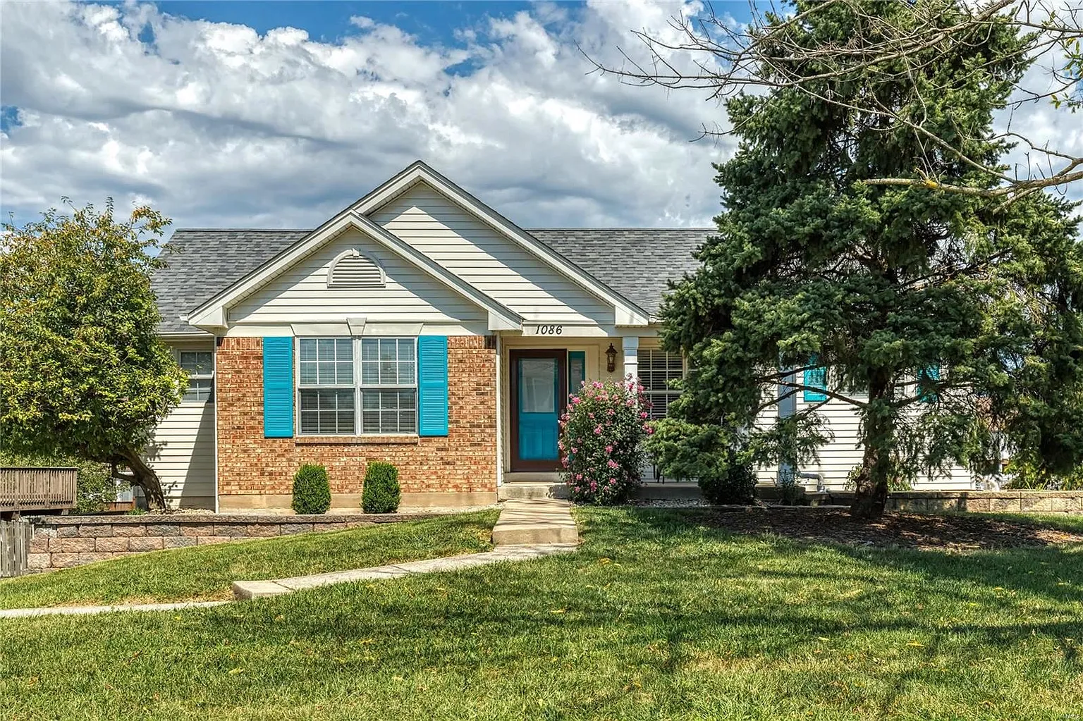 1086 Harness Dr photo 1