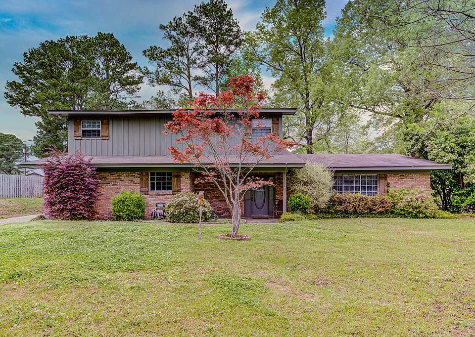 1st image of 503 Oakwood Dr