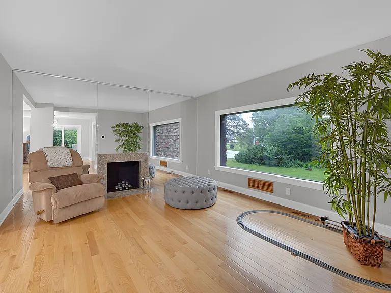 2330 Coach Rd — Photo 8