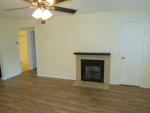 3rd image of 320 Black Oak 207 Ct