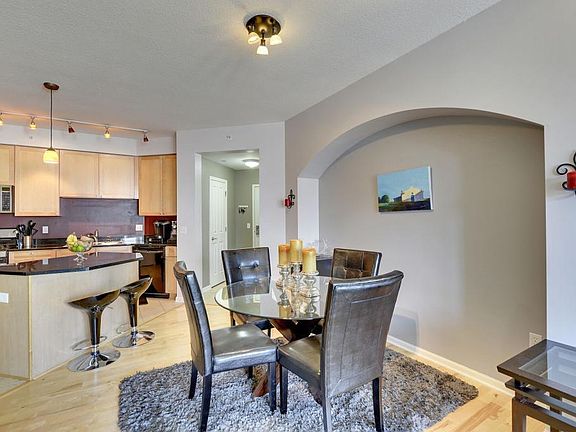 4th image of 500 Grant St E #1004