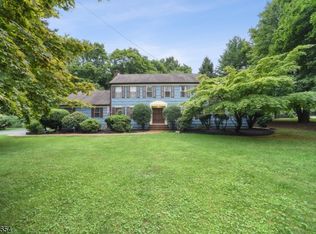 7 Orchard Pl, Basking Ridge, NJ 07920