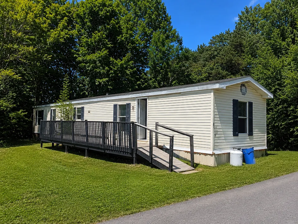 17 Murphy Ln