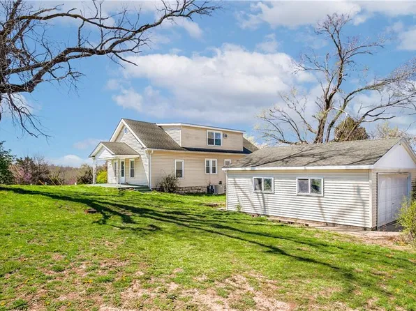 5824 Lackman Rd, Shawnee, KS 66217