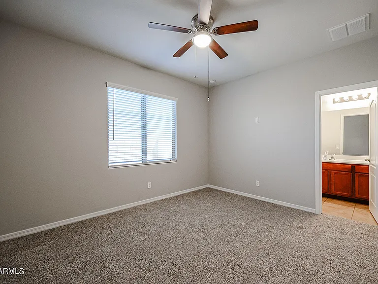 7009 S 78th Dr — Photo 18