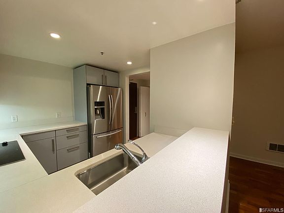 5th image of 555 4th St Unit 616