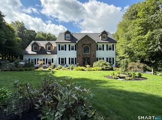 20 Bridle Path Trl, Newtown, CT 06470
