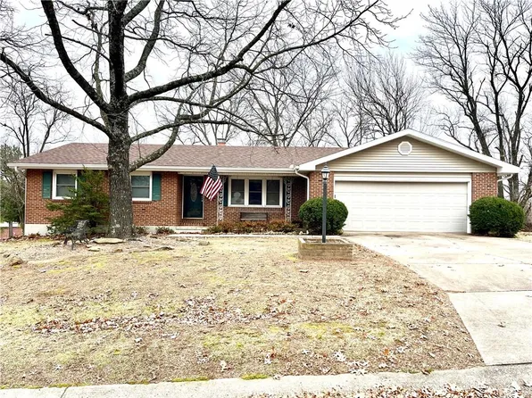 703 Park Hill Dr, Nevada, MO 64772